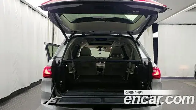 BMW X7 2020 — ფოტო 18/20