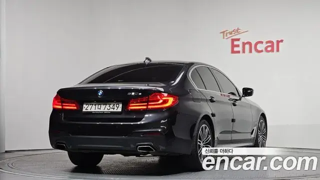 BMW 5 Series 2020 — ფოტო 15/20