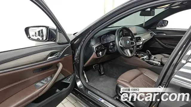 BMW 5 Series 2020 — ფოტო 10/20