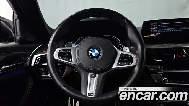 BMW 5 Series 2020 — ფოტო 17/20