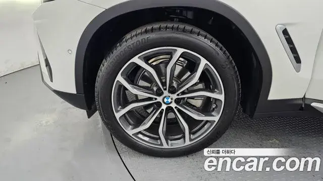 BMW X4 2025 — Photo 8/20