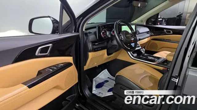 Kia Carnival 2022 — Photo 15/20