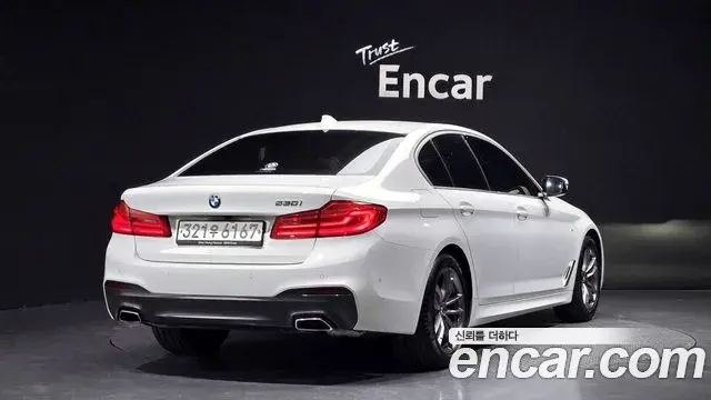 BMW 5 Series 2020 — ფოტო 7/20