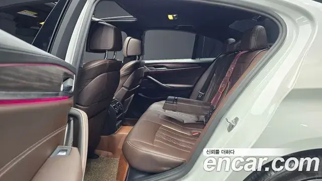BMW 5 Series 2020 — ფოტო 4/20