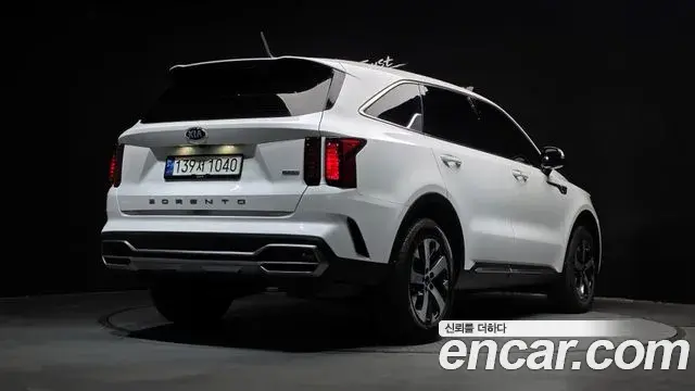 Kia Sorento 2021 — Фото 2/20