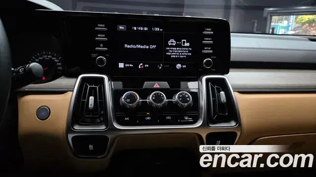Kia Sorento 2021 — Фото 14/20