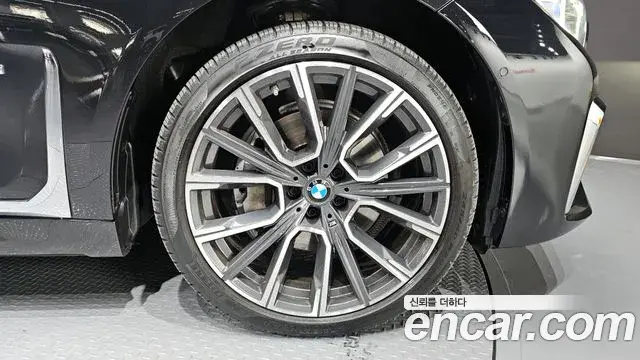 BMW 7 Series 2021 — Photo 17/20