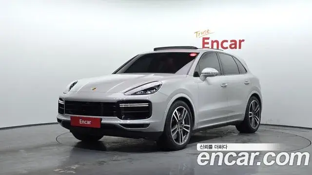 Porsche Cayenne 2022 — Фото 1/20