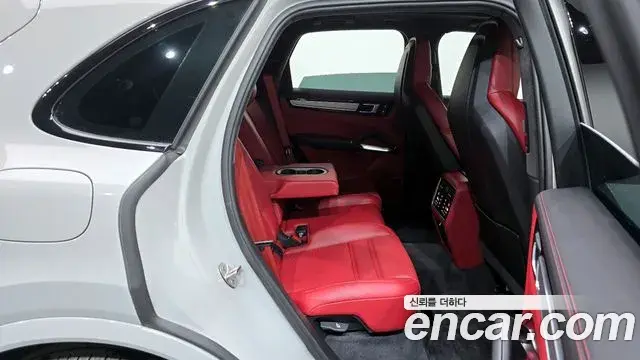Porsche Cayenne 2022 — Фото 12/20