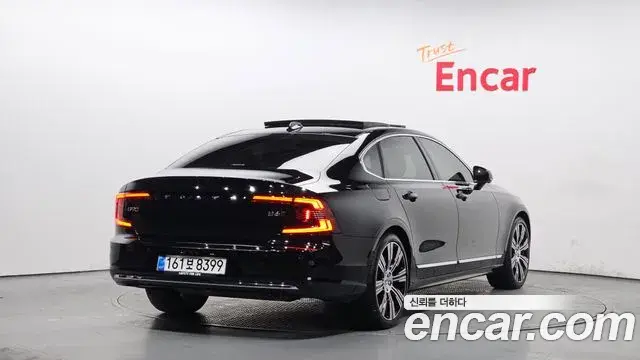 Volvo S90 2024 — Фото 1/20