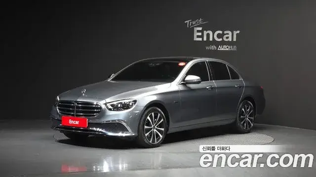 Mercedes-Benz E-Class 2021 — ფოტო 16/20