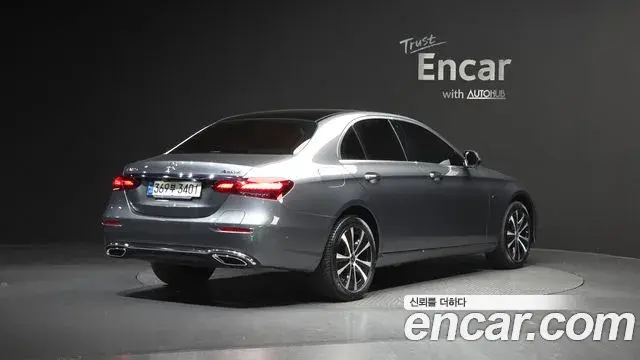 Mercedes-Benz E-Class 2021 — ფოტო 12/20