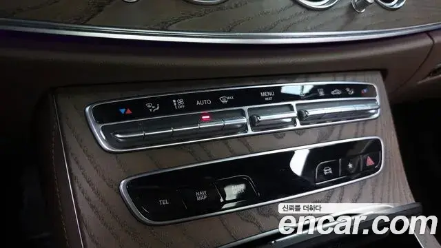 Mercedes-Benz E-Class 2021 — ფოტო 10/20
