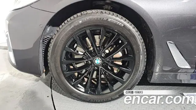 BMW 5 Series 2020 — Şəkil 10/20