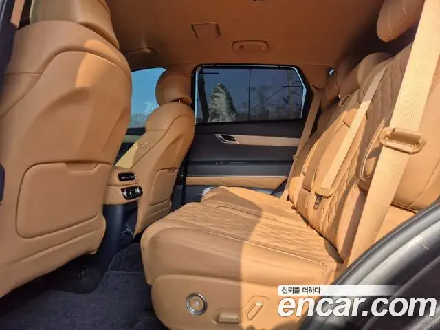 Genesis GV80 2023 — ფოტო 14/20
