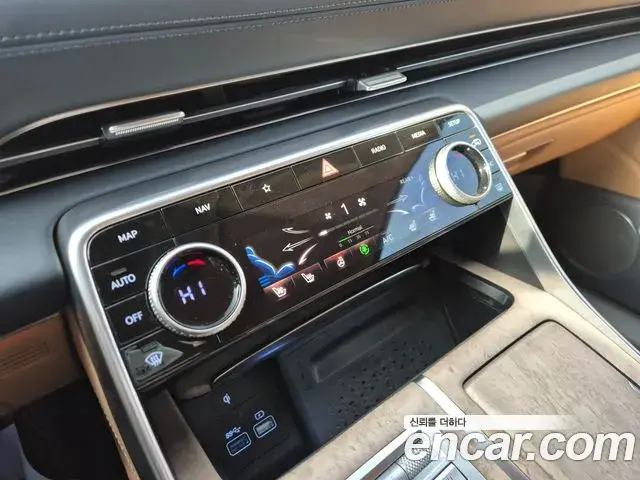 Genesis GV80 2023 — ფოტო 13/20
