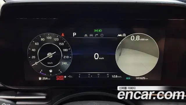 Kia Carnival 2021 — ფოტო 1/20