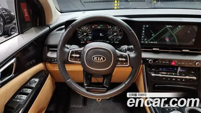 Kia Carnival 2021 — ფოტო 17/20