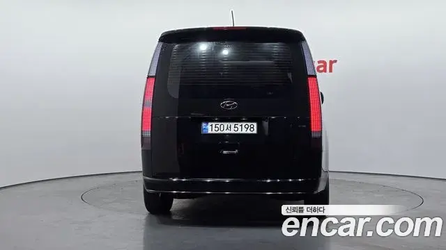 Hyundai Staria 2021 — Photo 3/20
