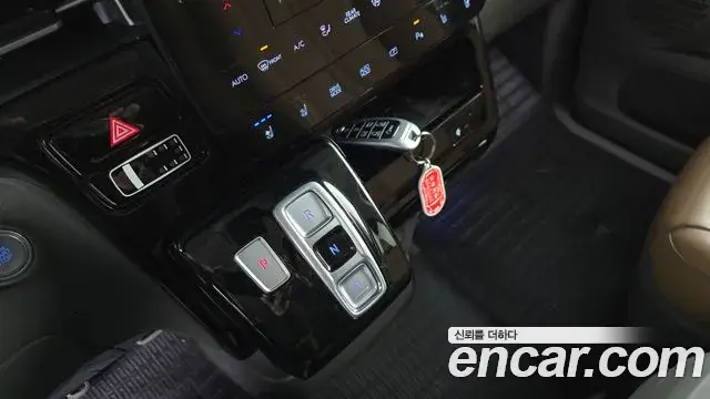 Hyundai Staria 2021 — Photo 13/20