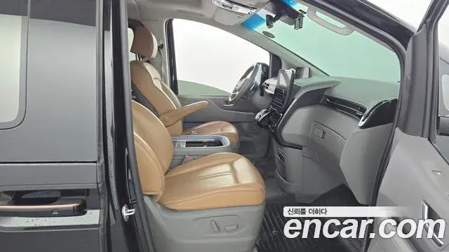 Hyundai Staria 2021 — Photo 8/20