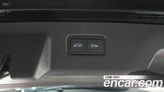 Hyundai Staria 2021 — Photo 5/20