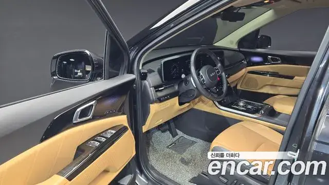 Kia Carnival 2022 — Photo 7/20