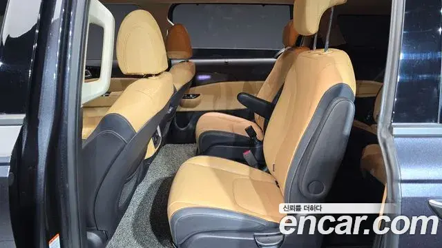 Kia Carnival 2022 — Photo 12/20