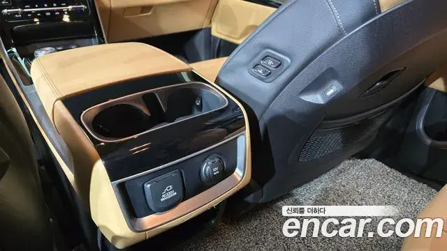 Kia Carnival 2022 — Photo 17/20