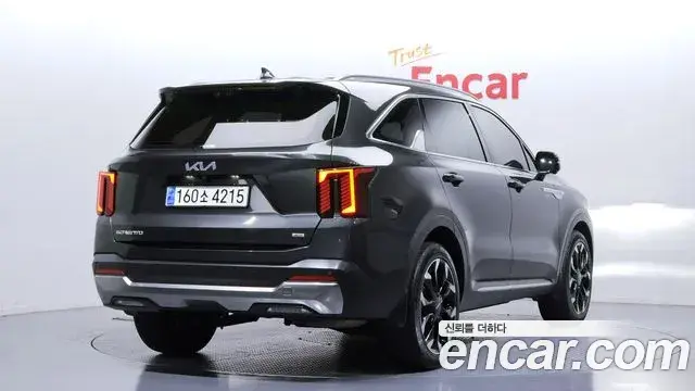Kia Sorento 2023 — Photo 5/20