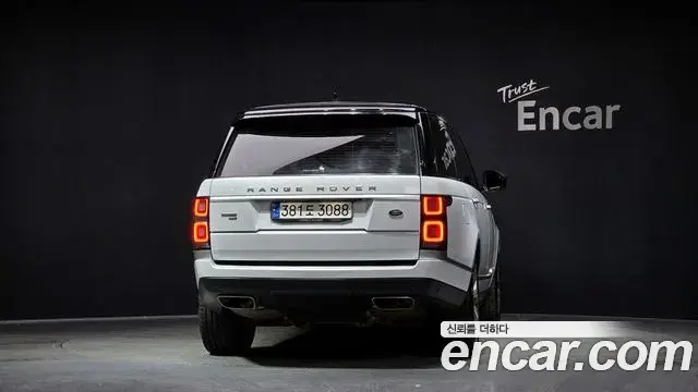 Land Rover Range Rover 2021 — Photo 16/20