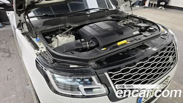 Land Rover Range Rover 2021 — Photo 1/20
