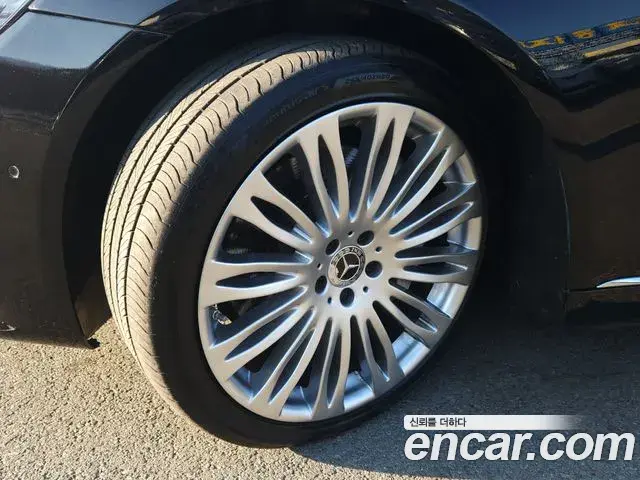 Mercedes-Benz S-Class 2019 — ფოტო 19/20