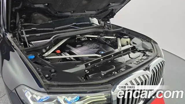 BMW X7 2021 — ფოტო 19/20