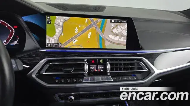 BMW X7 2021 — ფოტო 18/20