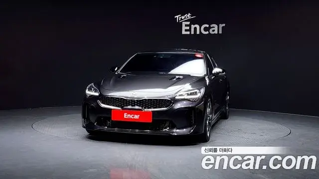 Kia Stinger 2018 — Şəkil 15/20