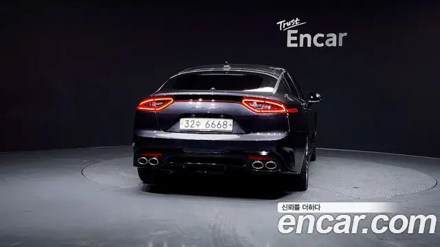 Kia Stinger 2018 — Şəkil 19/20