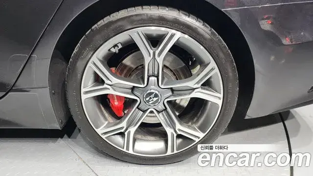Kia Stinger 2018 — Şəkil 12/20
