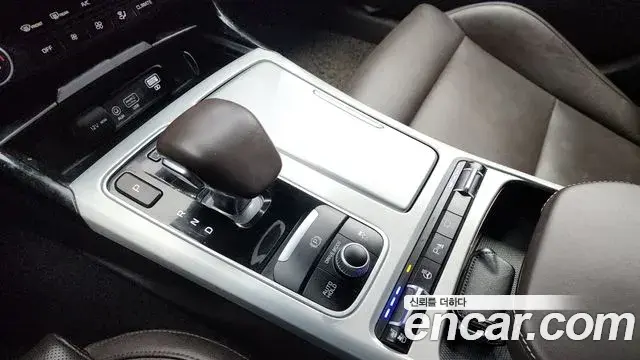 Kia Stinger 2018 — Şəkil 9/20