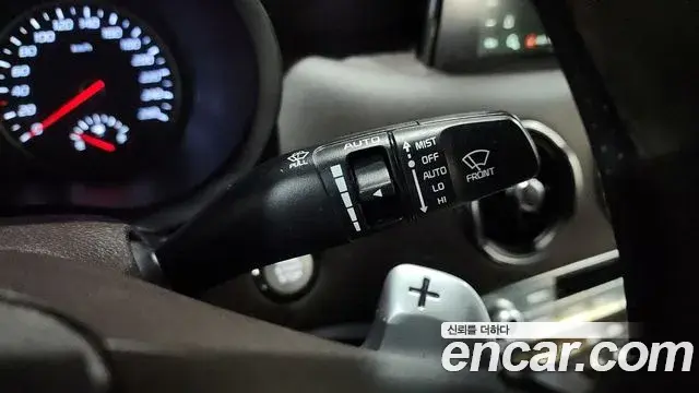 Kia Stinger 2018 — Şəkil 11/20
