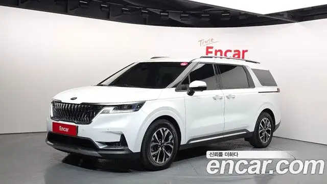 Kia Carnival 2021 — Фото 1/20