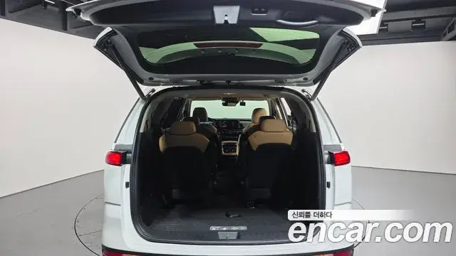 Kia Carnival 2021 — Фото 20/20