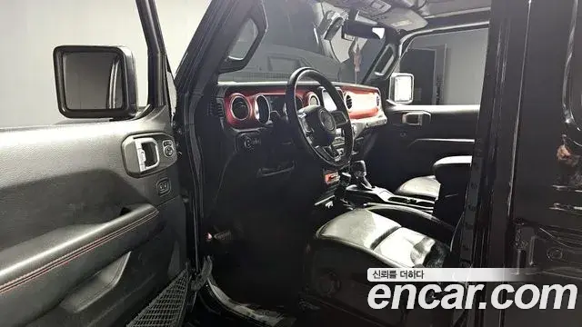 Jeep Wrangler 2018 — Photo 19/20