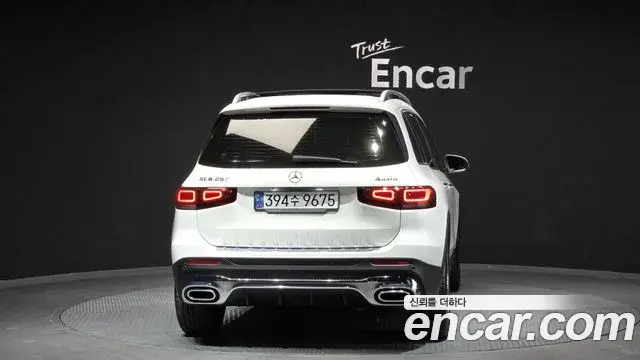 Mercedes-Benz GLB-Class 2021 — Şəkil 17/20