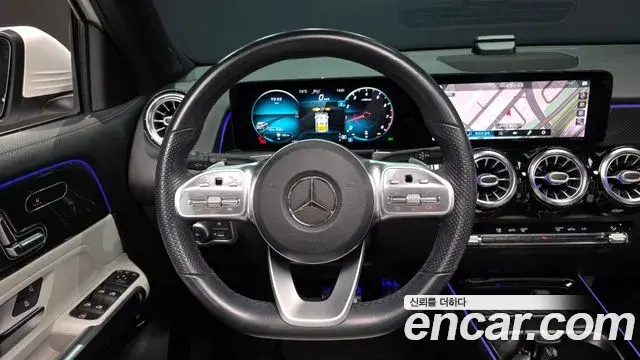 Mercedes-Benz GLB-Class 2021 — Şəkil 15/20