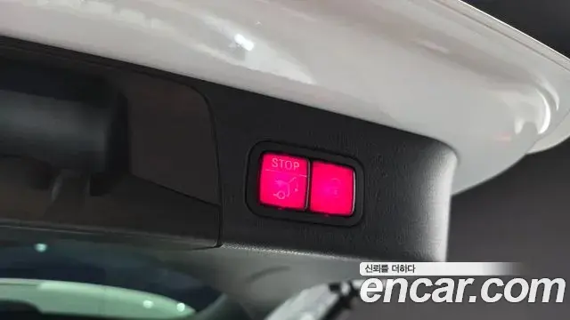 Mercedes-Benz GLB-Class 2021 — Şəkil 18/20