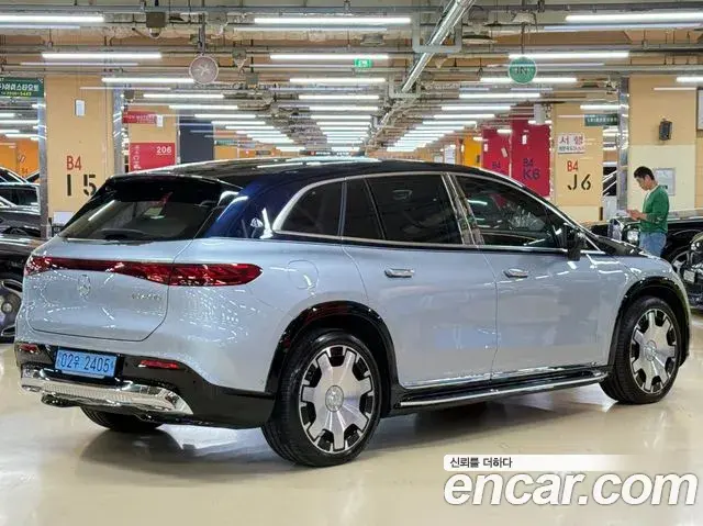 Mercedes-Benz EQS SUV 2024 — Photo 9/20