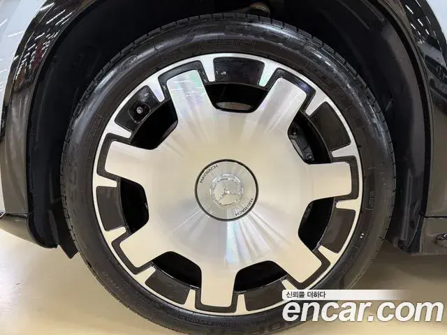 Mercedes-Benz EQS SUV 2024 — Photo 12/20
