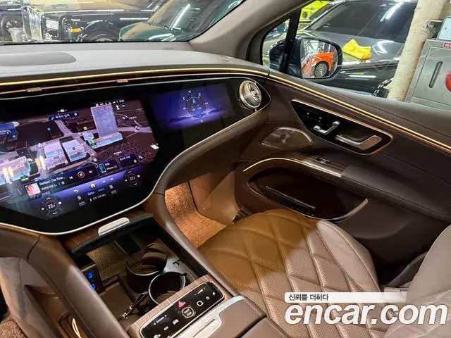 Mercedes-Benz EQS SUV 2024 — Photo 5/20