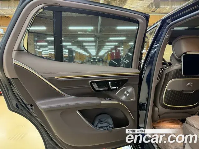 Mercedes-Benz EQS SUV 2024 — Photo 15/20